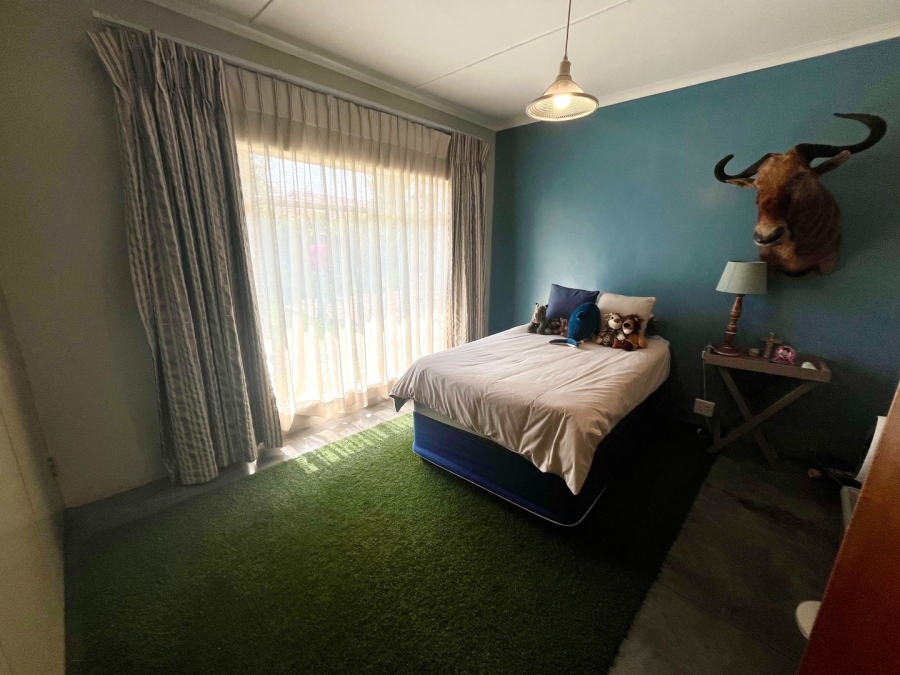 4 Bedroom Property for Sale in Flamwood North West